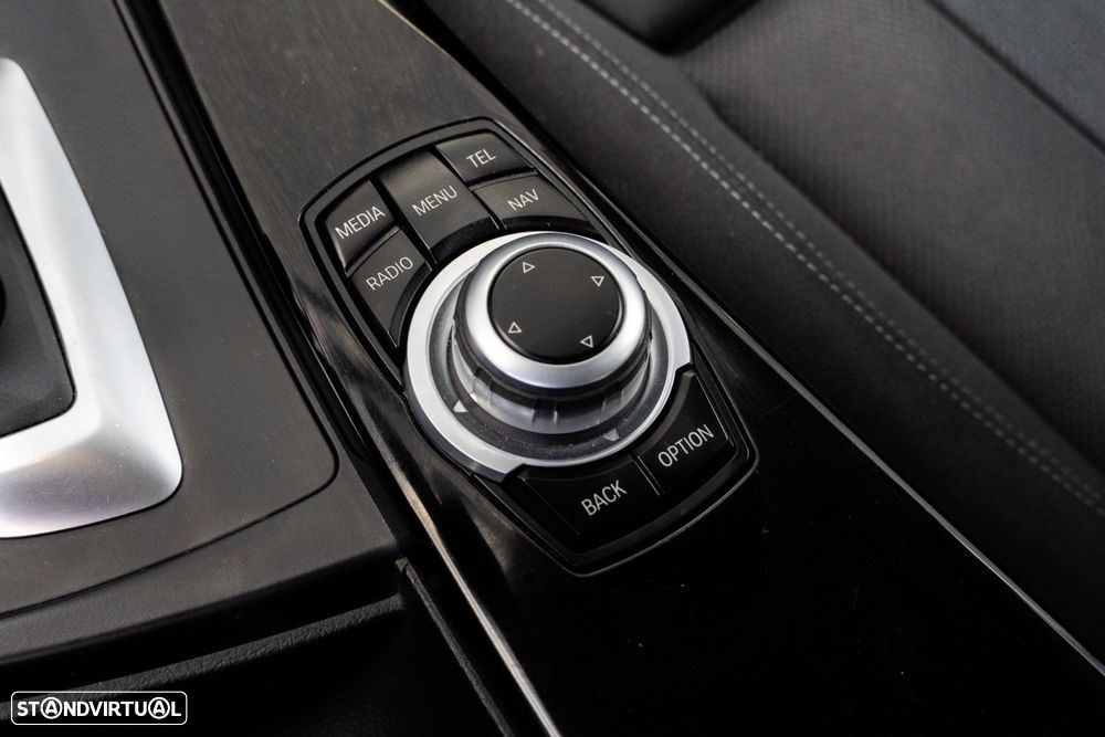 BMW 318 d Line Sport Auto - 27