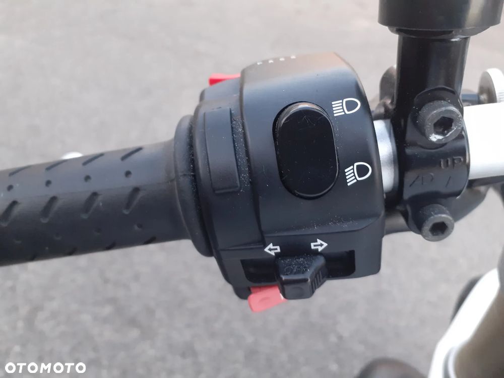 Triumph Street Triple - 4