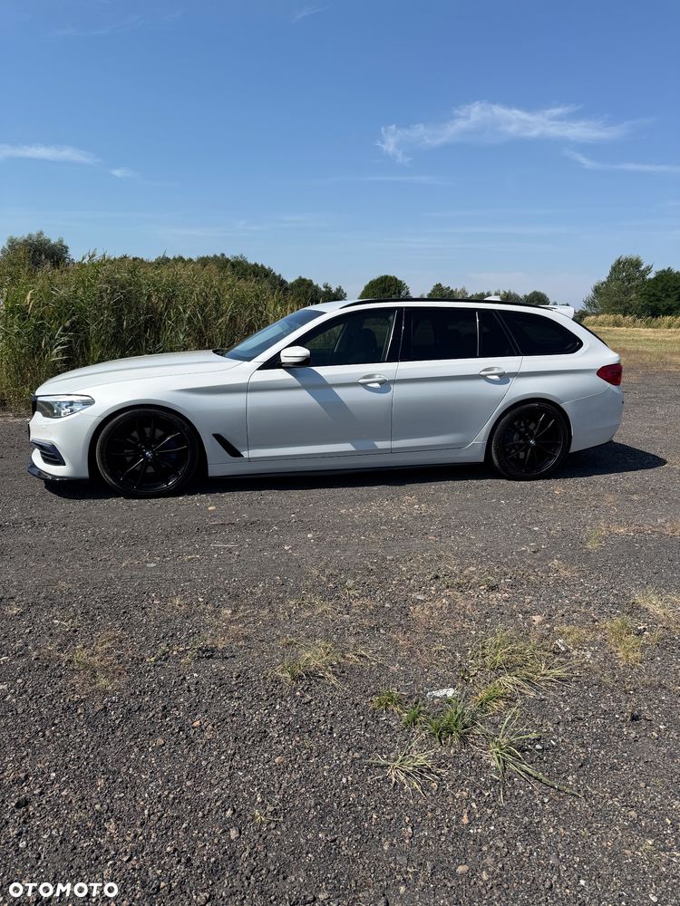 BMW Seria 5 520d Sport Line - 9