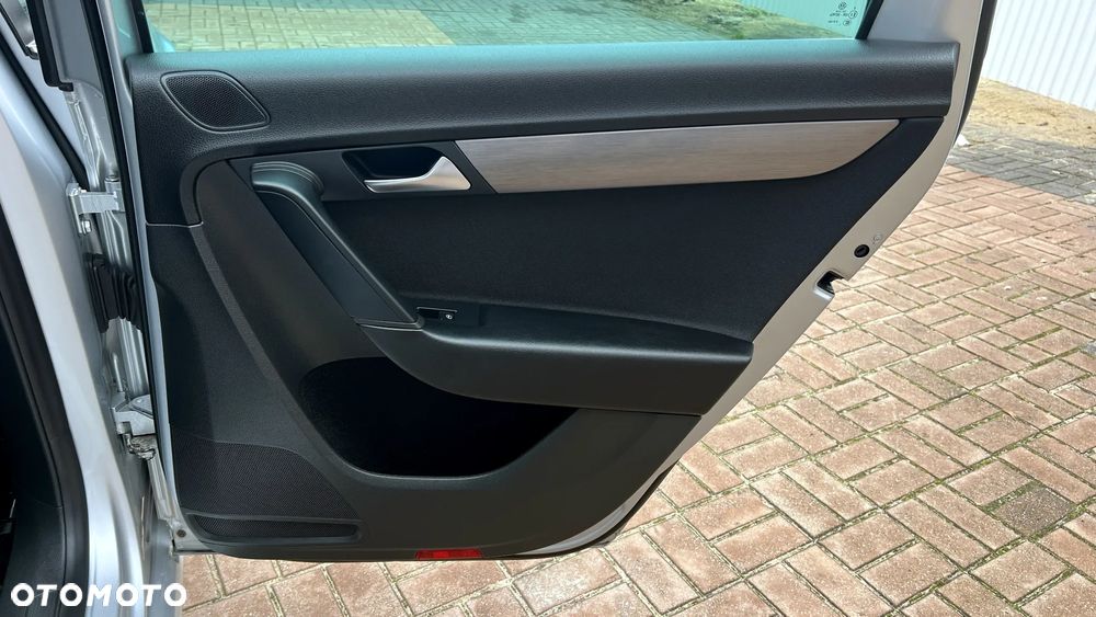 Volkswagen Passat 2.0 TDI BlueMotion Technology Comfortline - 30