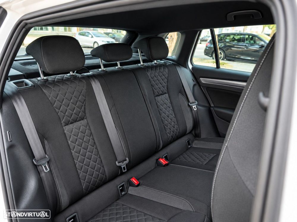 Skoda Kamiq 1.0 TSI Monte Carlo Edition - 11