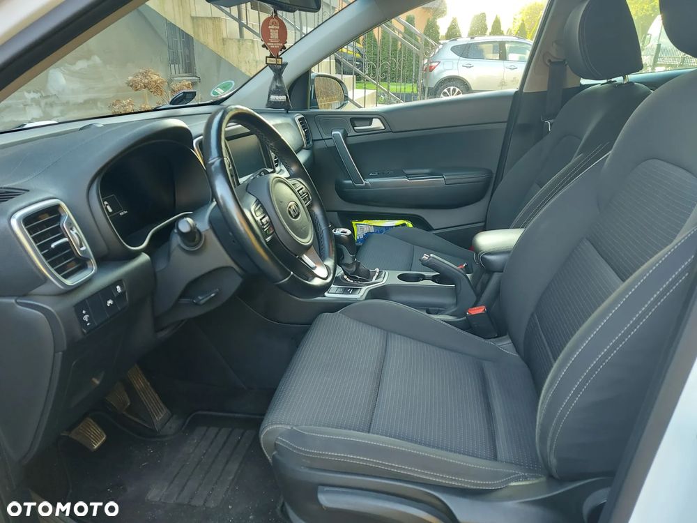 Kia Sportage 1.6 GDI 2WD Black Edition - 11