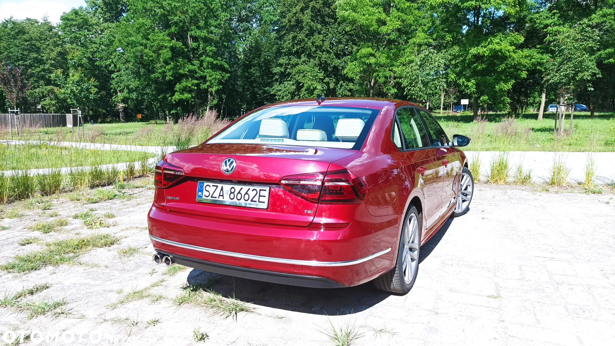 Volkswagen Passat - 4