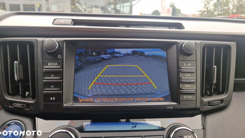 Toyota RAV4 Hybrid Premium 4x2 - 19
