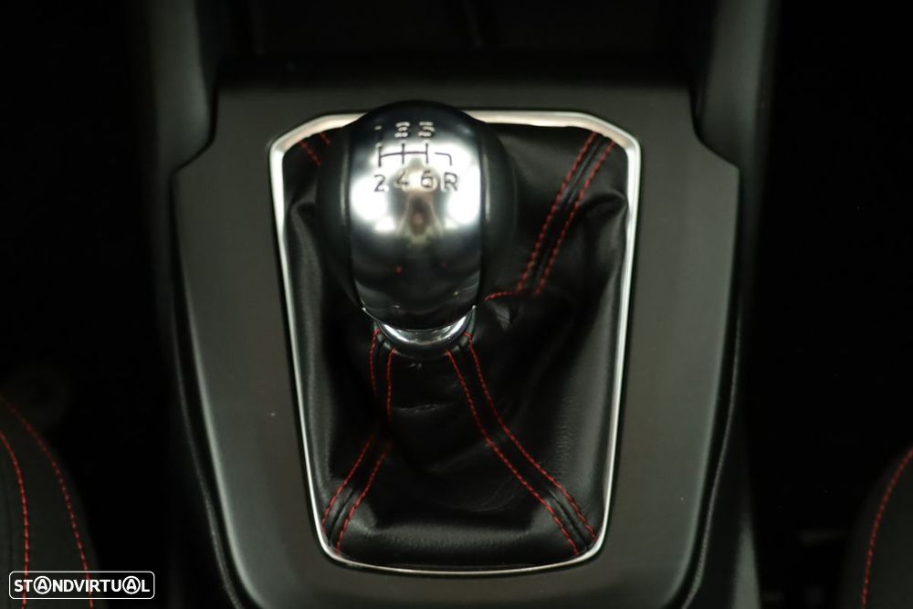 Ford Focus 1.0 EcoBoost MHEV ST-Line X - 14