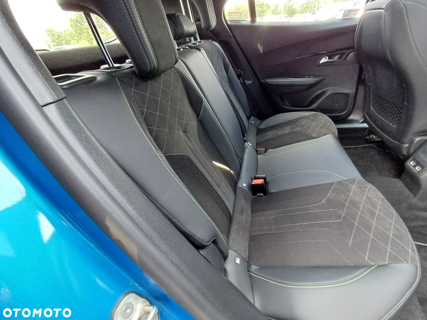 Peugeot 2008 e-2008 GT Pack - 36