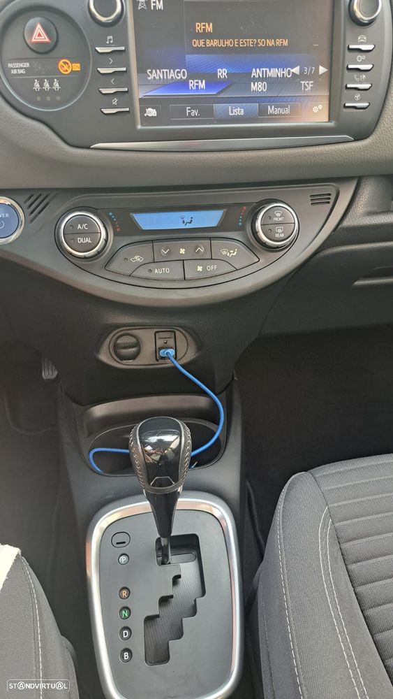 Toyota Yaris 1.5 HSD Exclusive+P.Luxury - 4