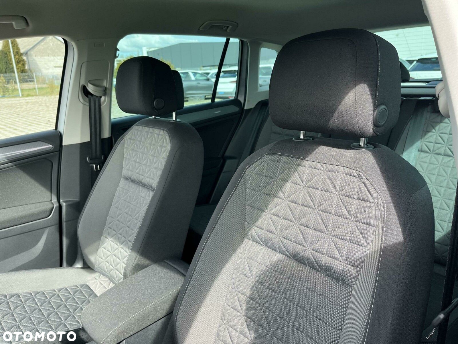 Volkswagen Tiguan - 12