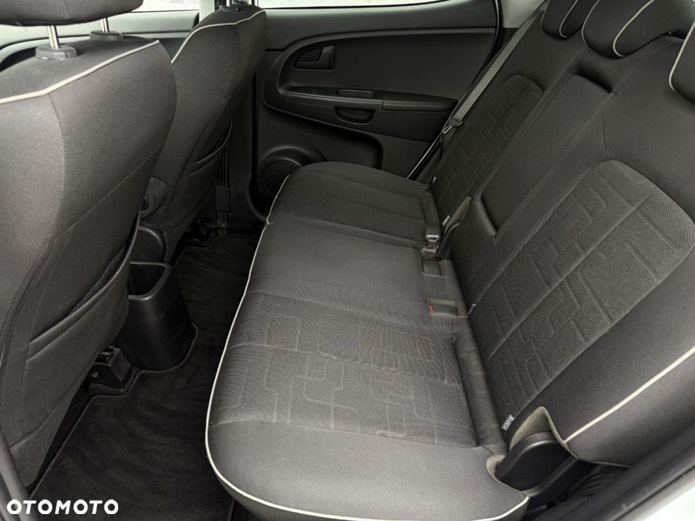Kia Venga 1.4 CVVT UEFA EURO 2016 - 33