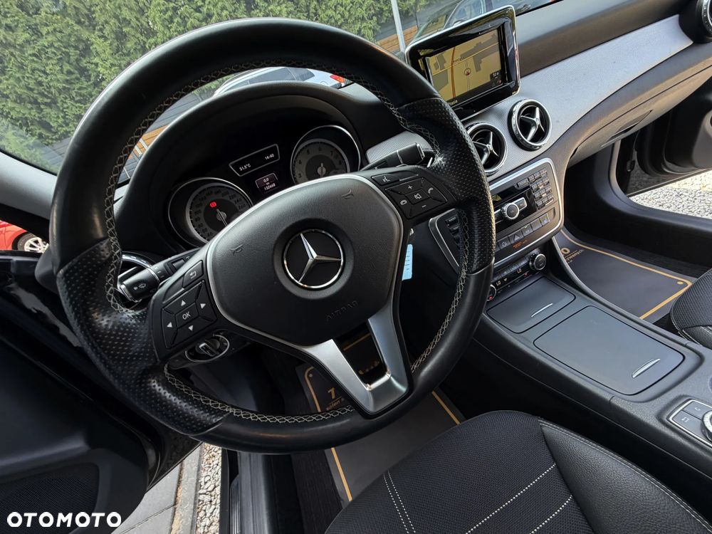 Mercedes-Benz GLA 200 7G-DCT Style - 31