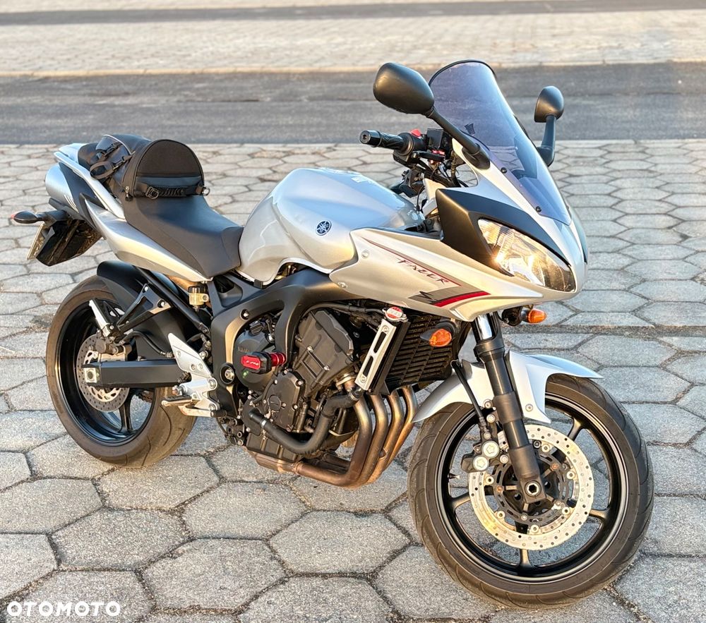 Yamaha FZ6 - 3