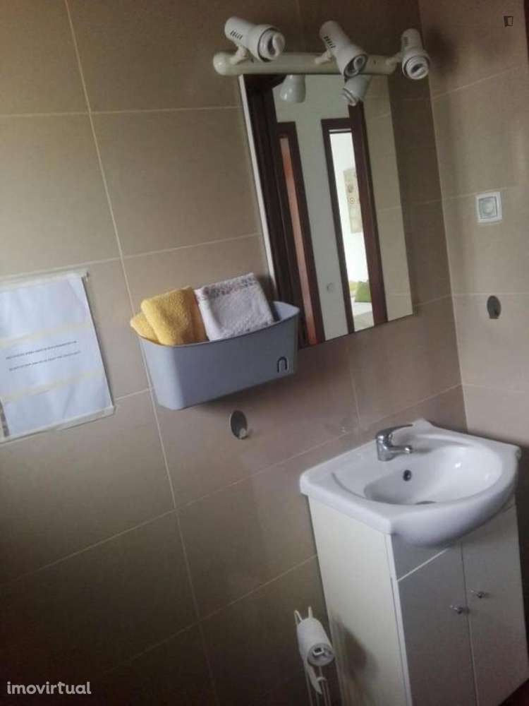 Apartamento com 2 quartos - localizado em Faro - Grande imagem: 4/7