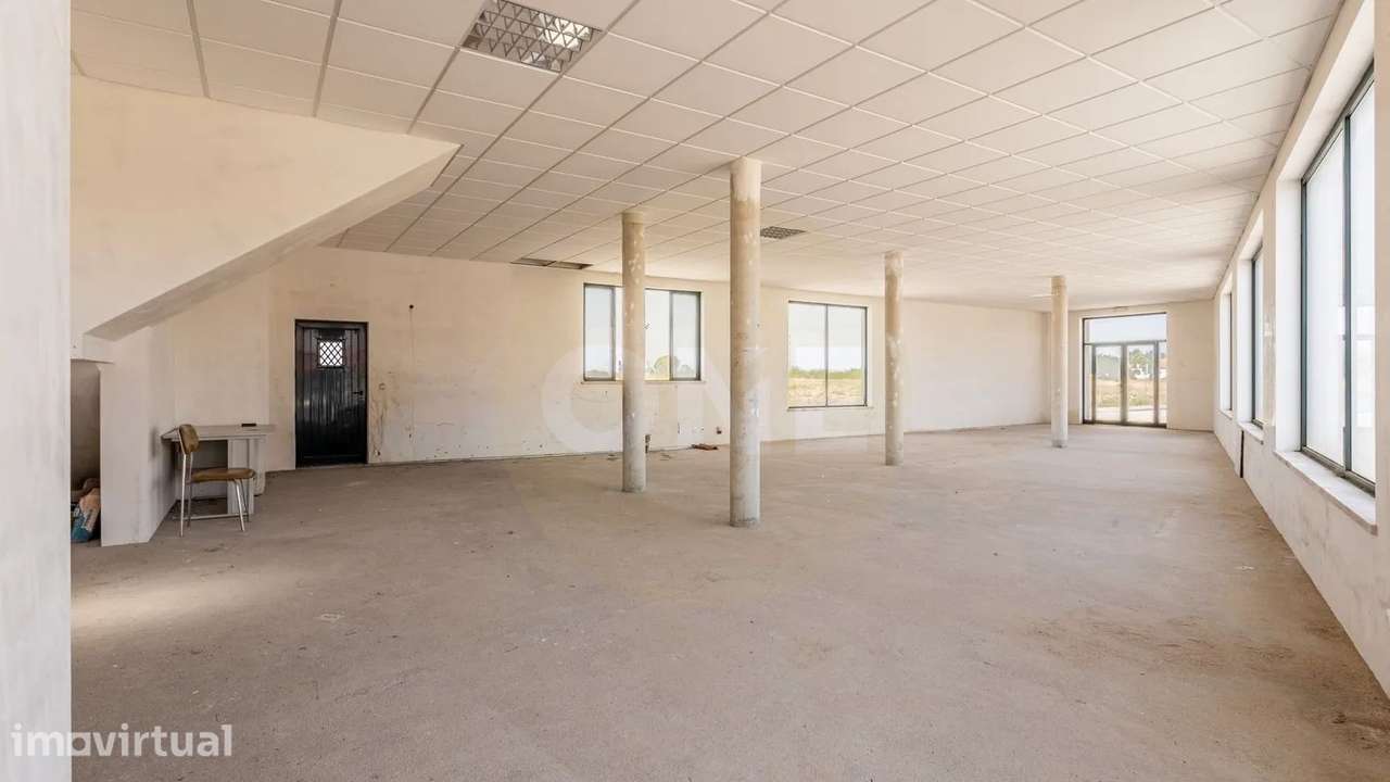 Loja 166 m² | Junto à Nacional | Estacionamento | Foros de Salvaterra - Grande imagem: 3/16