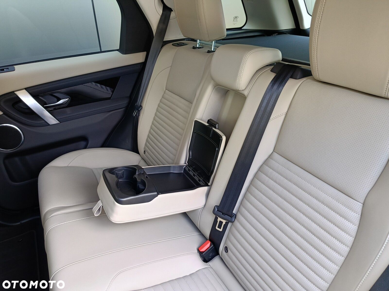 Land Rover Discovery Sport - 11