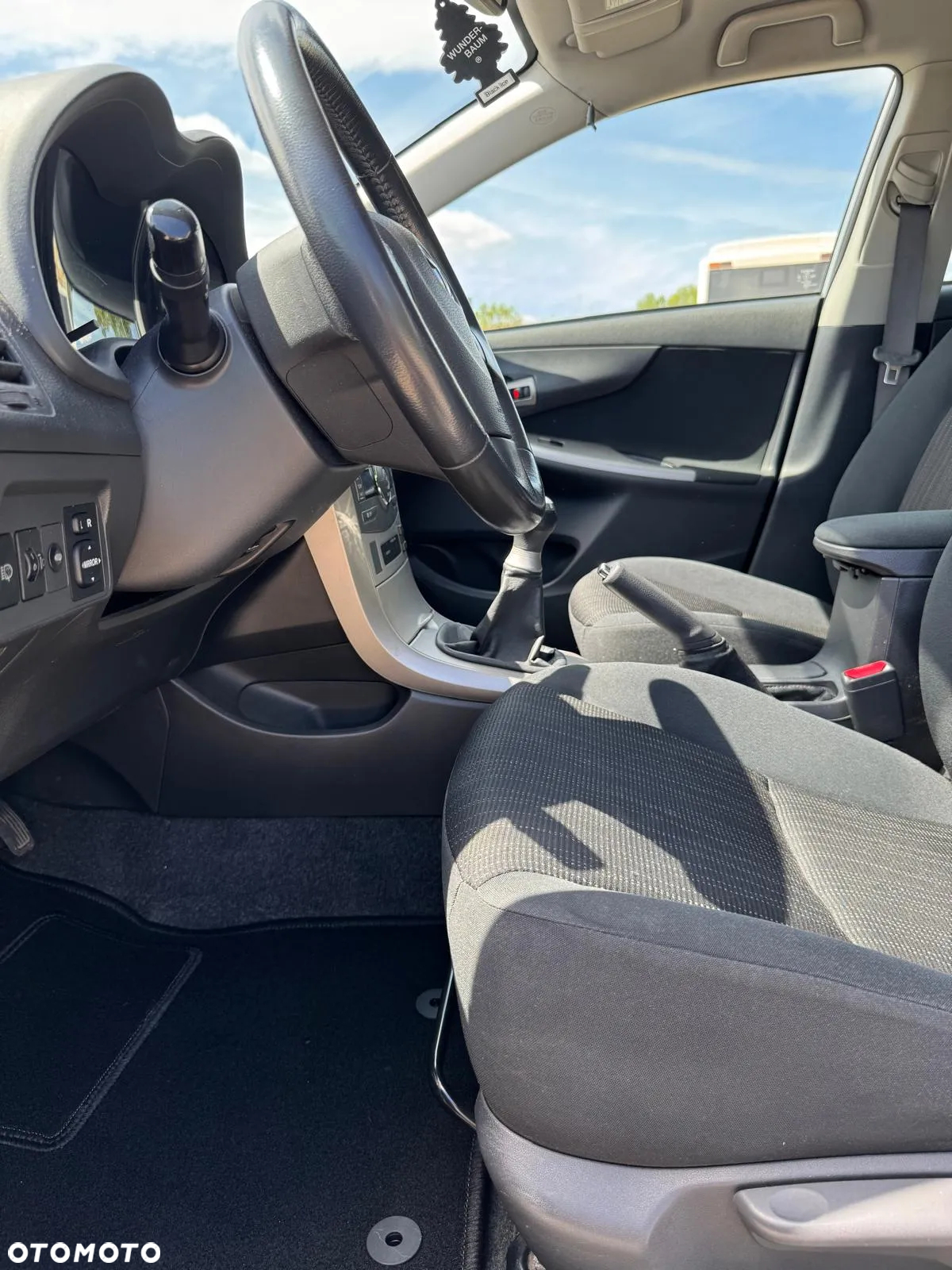 Toyota Corolla - 8