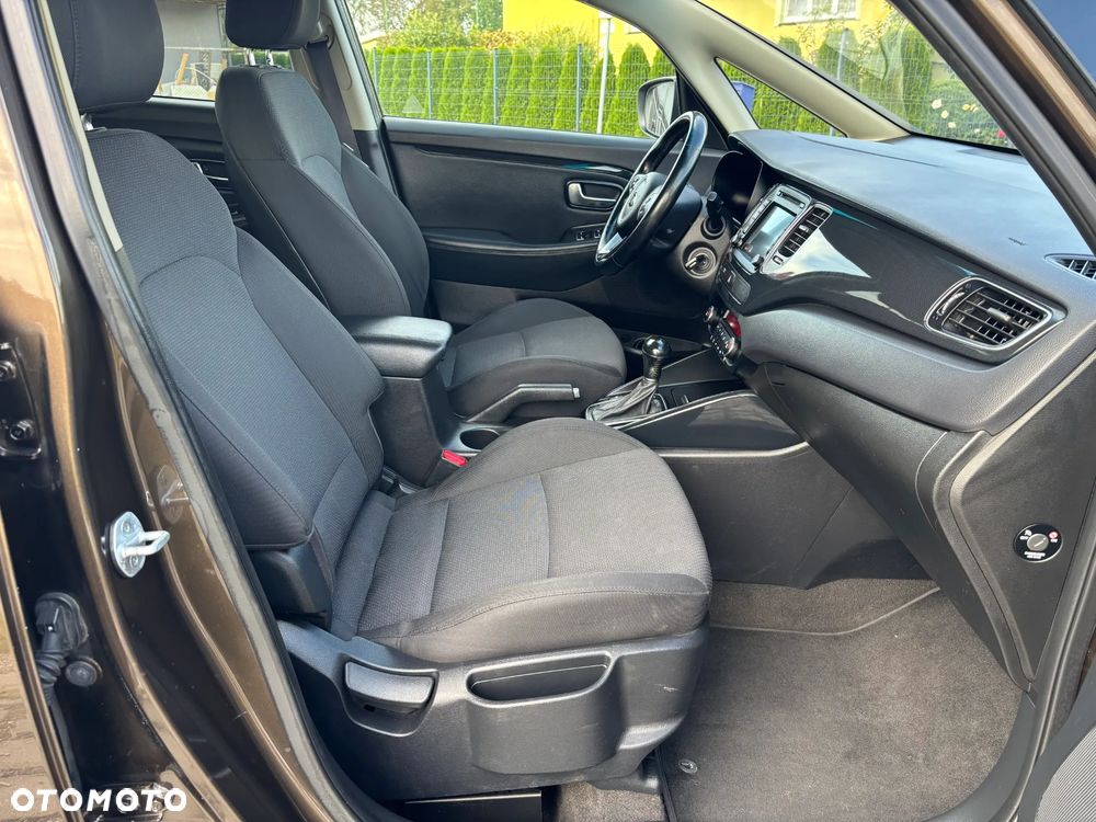 Kia Carens 1.7 CRDi 141 Dream Team Edition - 9