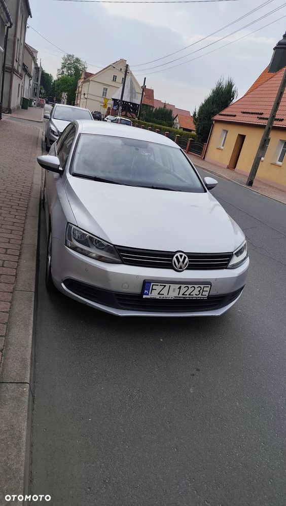 Volkswagen Jetta 1.6 TDI Comfortline - 6