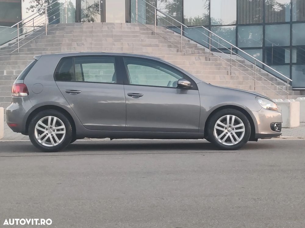 Volkswagen Golf 2.0 TDI Highline - 8