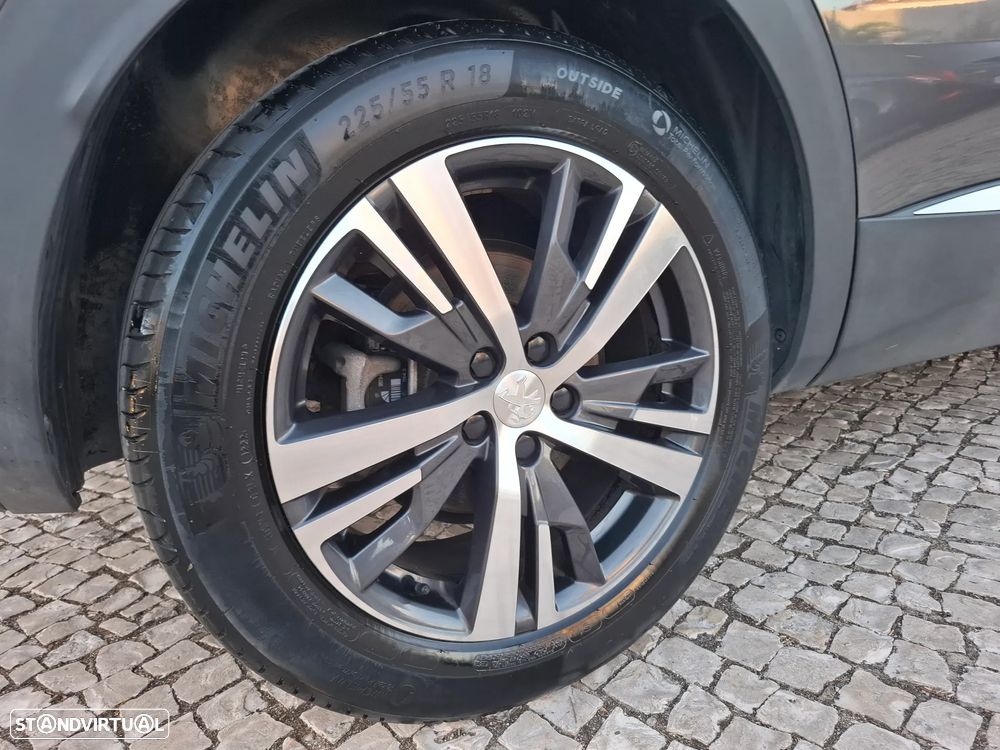 Peugeot 3008 1.2 PureTech Allure Pack EAT8 - 52