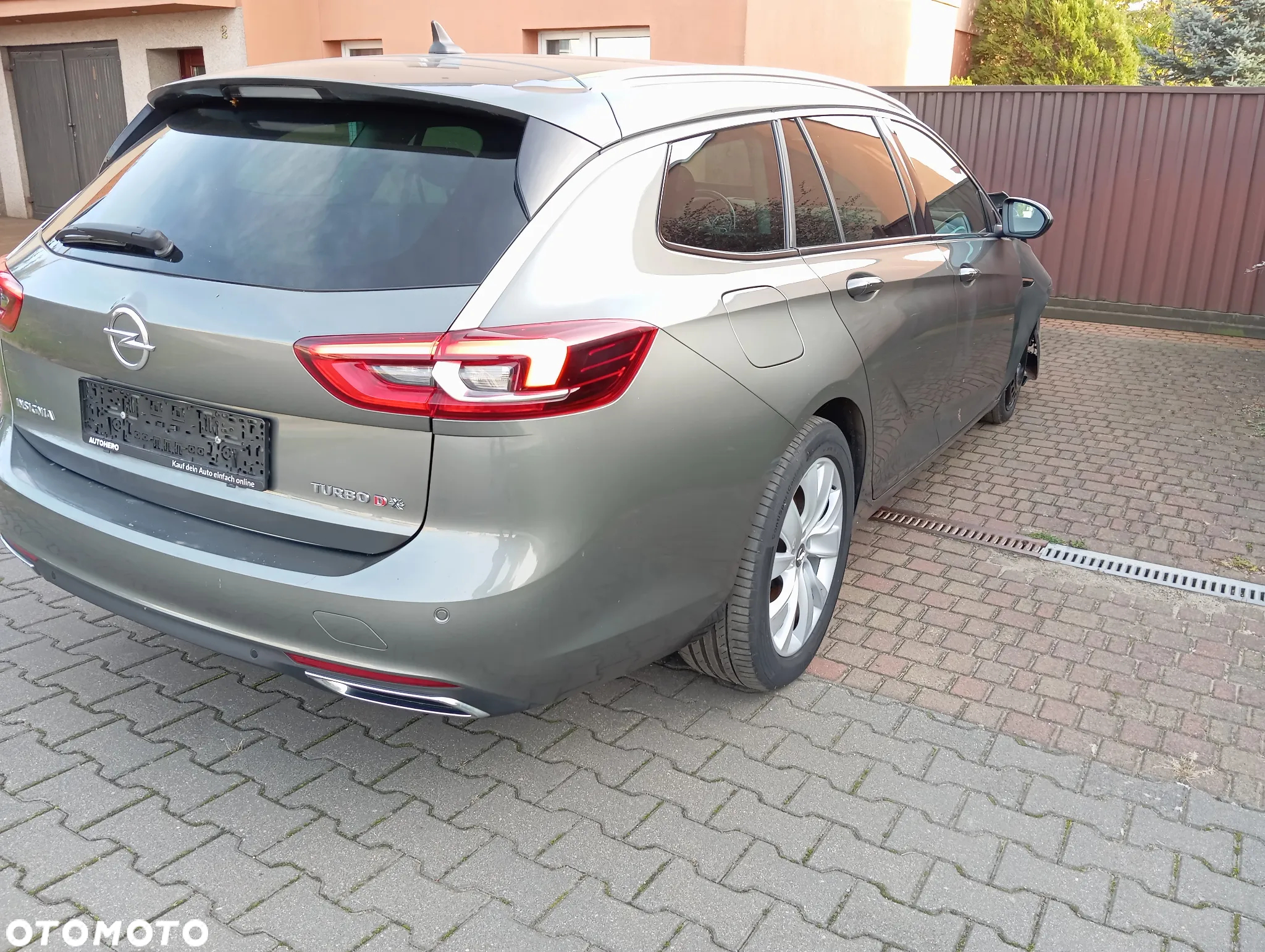 Opel Insignia Sports Tourer 2.0 BiTurbo Diesel 4x4 Business Innovation - 3