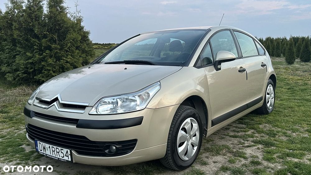 Citroën C4 1.4 16V Style - 12