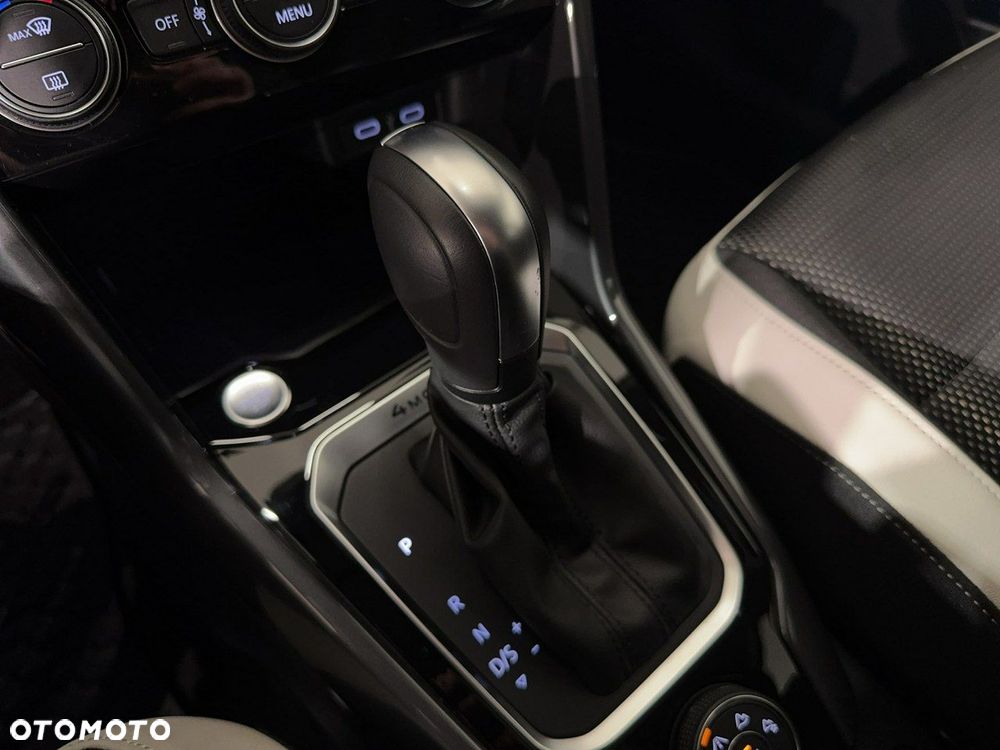 Volkswagen T-Roc - 29