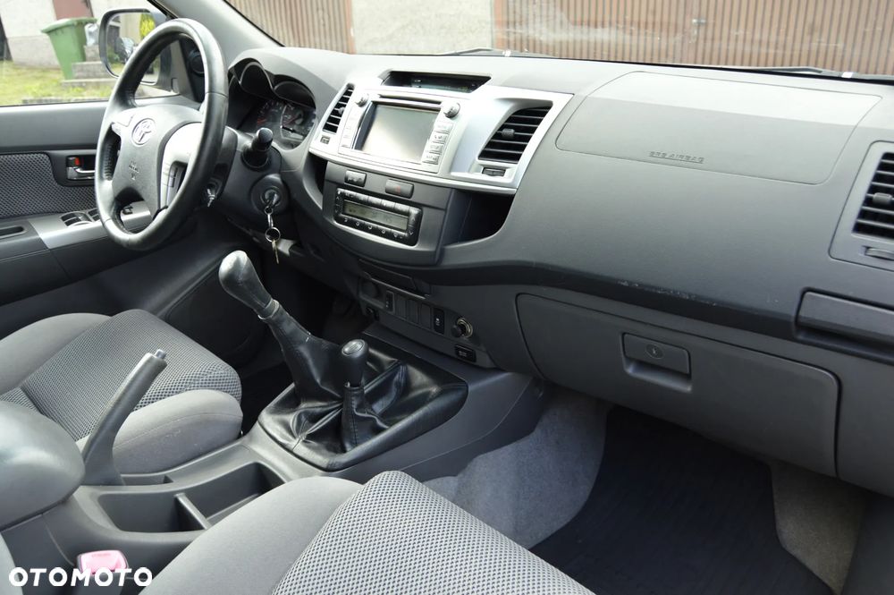 Toyota Hilux 3.0 D-4D SR5 - 15