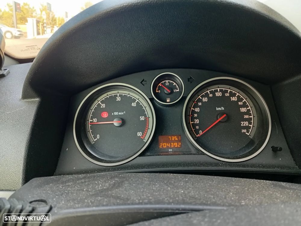 Opel Astra Caravan - 11