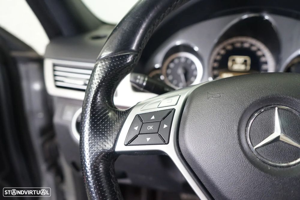 Mercedes-Benz E 220 CDi Avantgarde BlueEfficiency Auto - 23