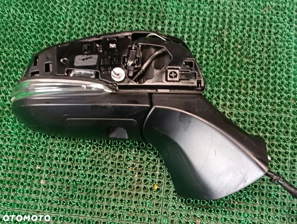 TOYOTA HIGHLANDER 20-24r Lusterko Zewnętrzne Prawe - 1