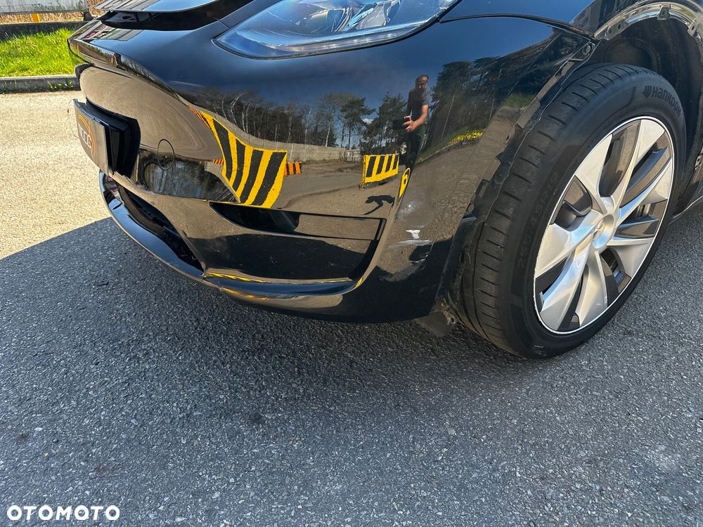 Tesla Model Y - 21