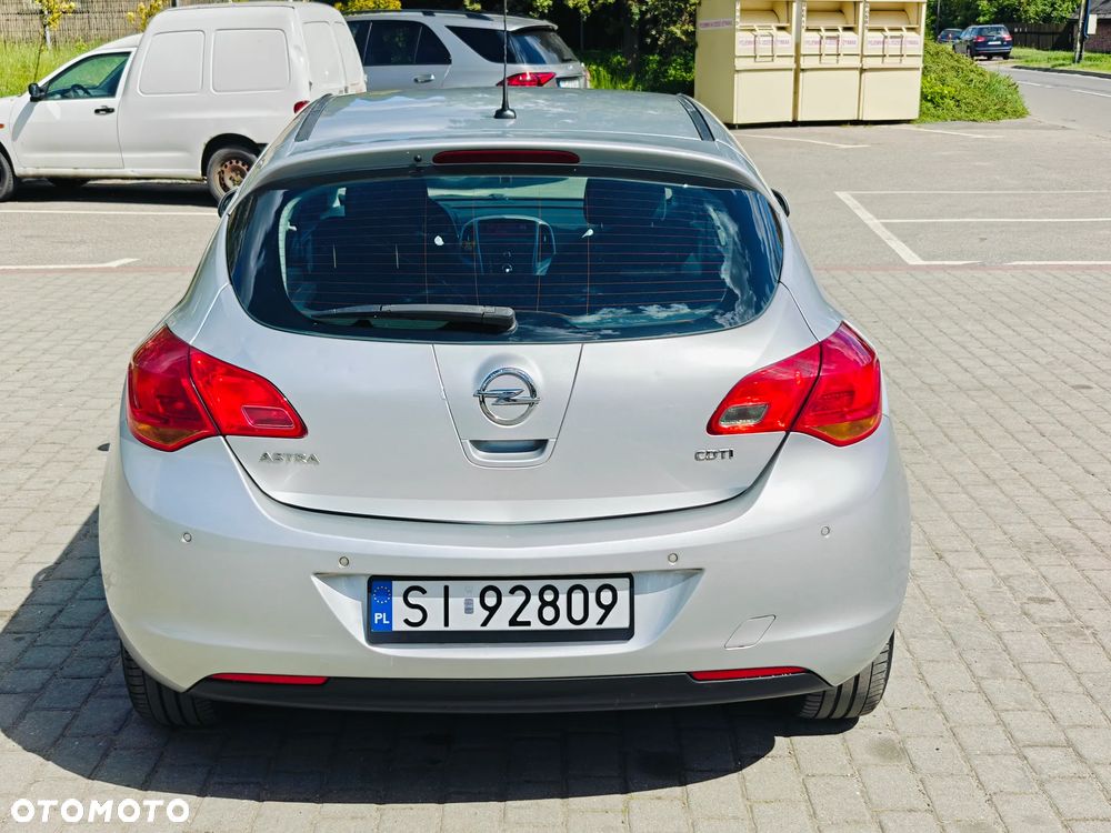 Opel Astra 1.7 CDTI Cosmo - 12