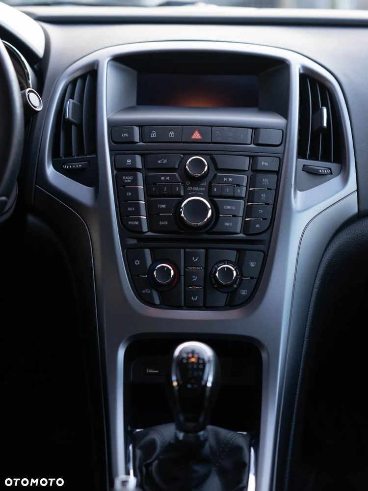 Opel Astra 1.4 T Business EU6 - 17