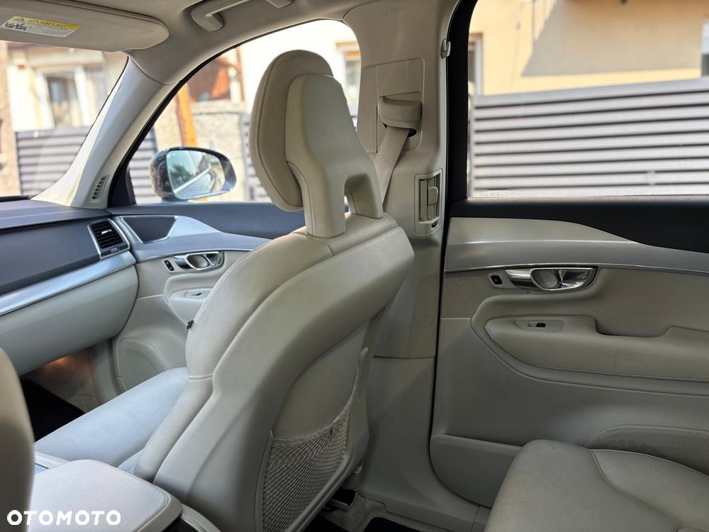 Volvo XC 90 T6 AWD Momentum 7os - 27