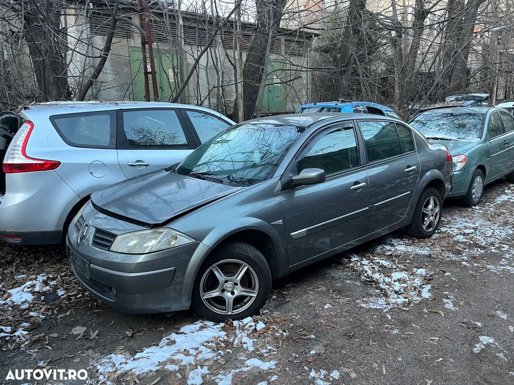 Dezmembrez Renault Megane II non facelift 2005 1,9 DCI - 1