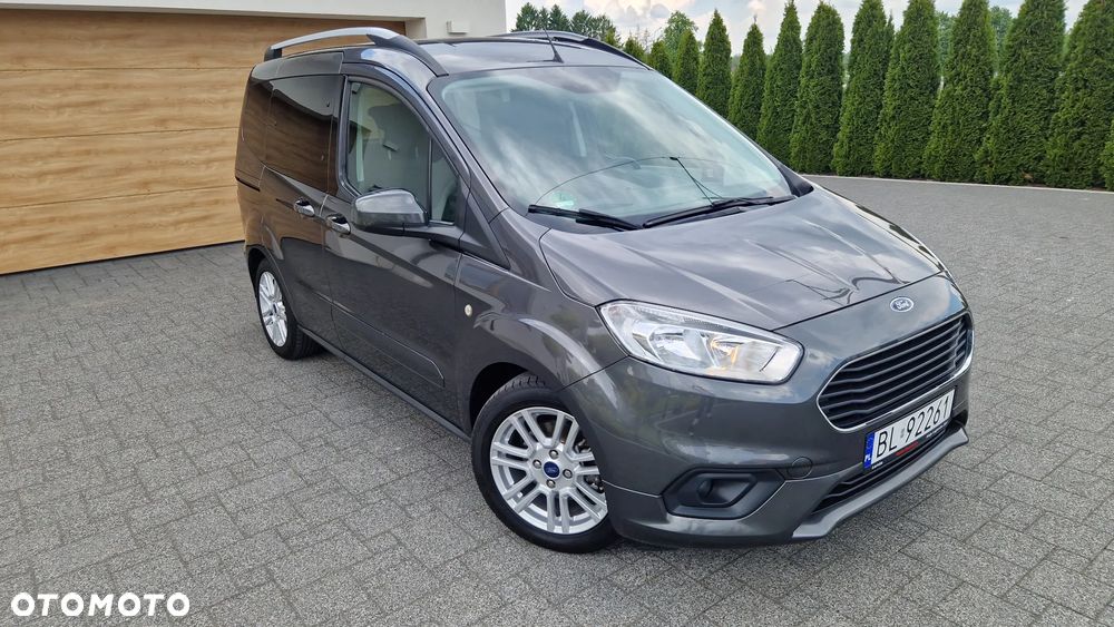 Ford Tourneo Courier 1.0 EcoBoost S&S Titanium - 29