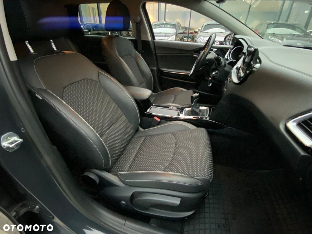 Kia Ceed - 14