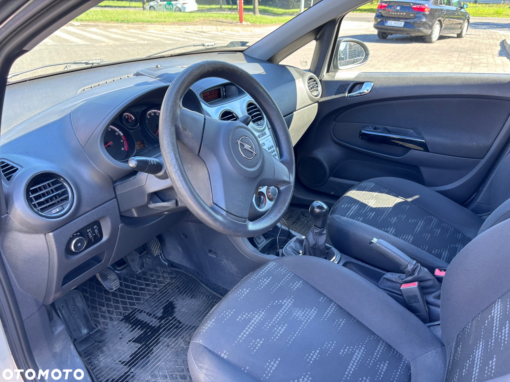Opel Corsa 1.2 16V Enjoy - 9