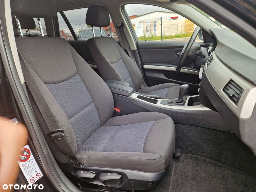 BMW Seria 3 318d Touring - 18