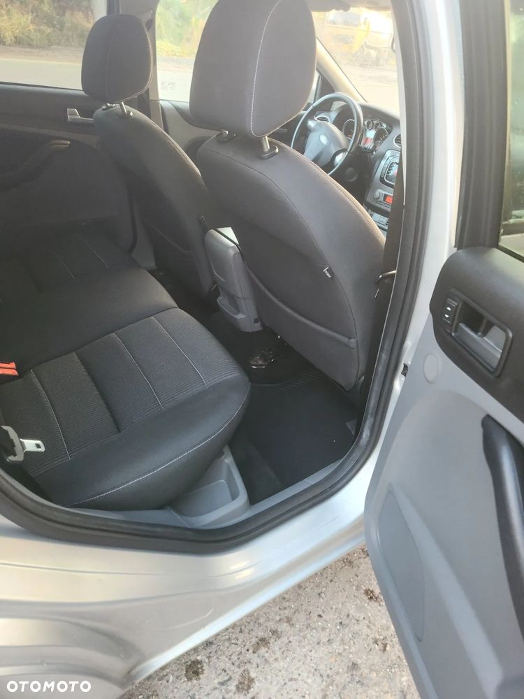 Ford Focus 2.0 ZX5 SE - 9