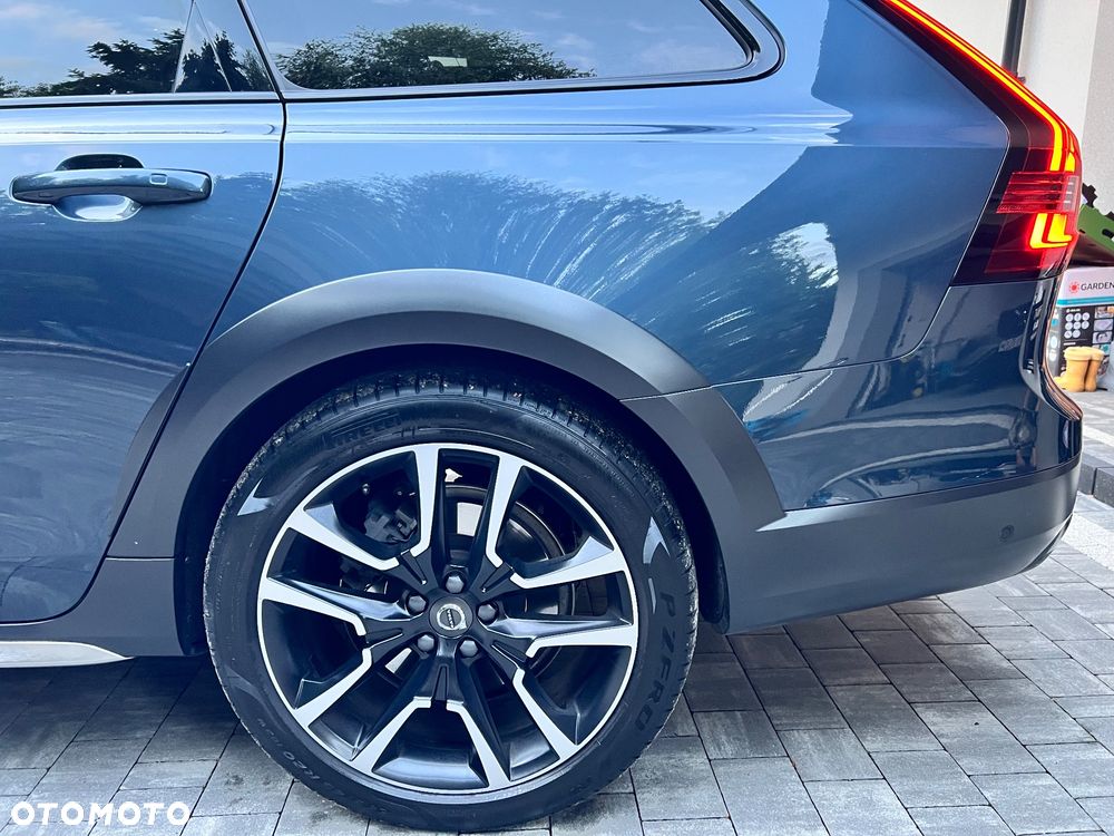 Volvo V90 Cross Country B6 B AWD Ultimate - 28