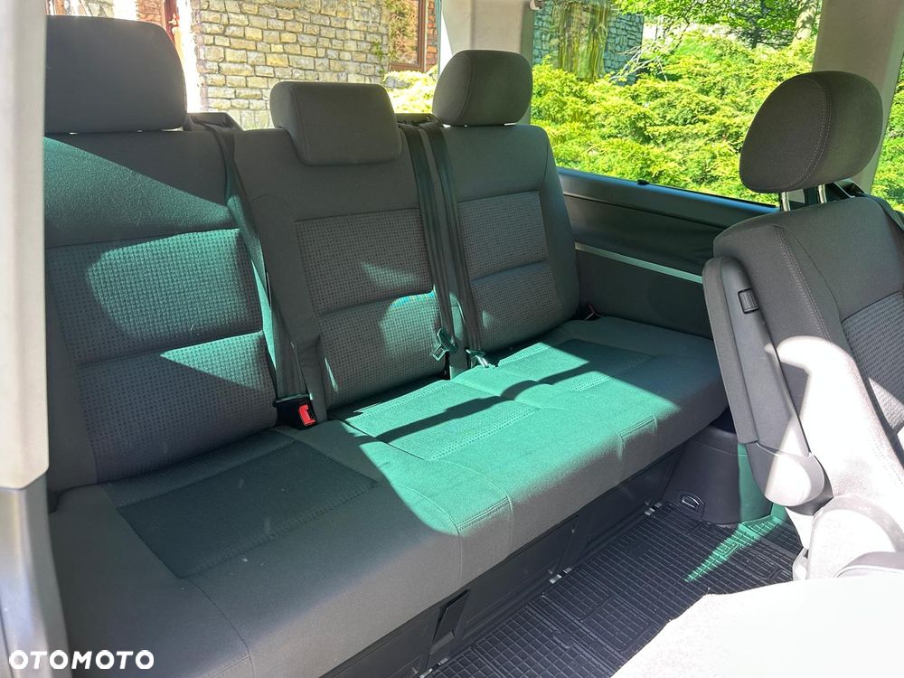 Volkswagen Multivan - 13