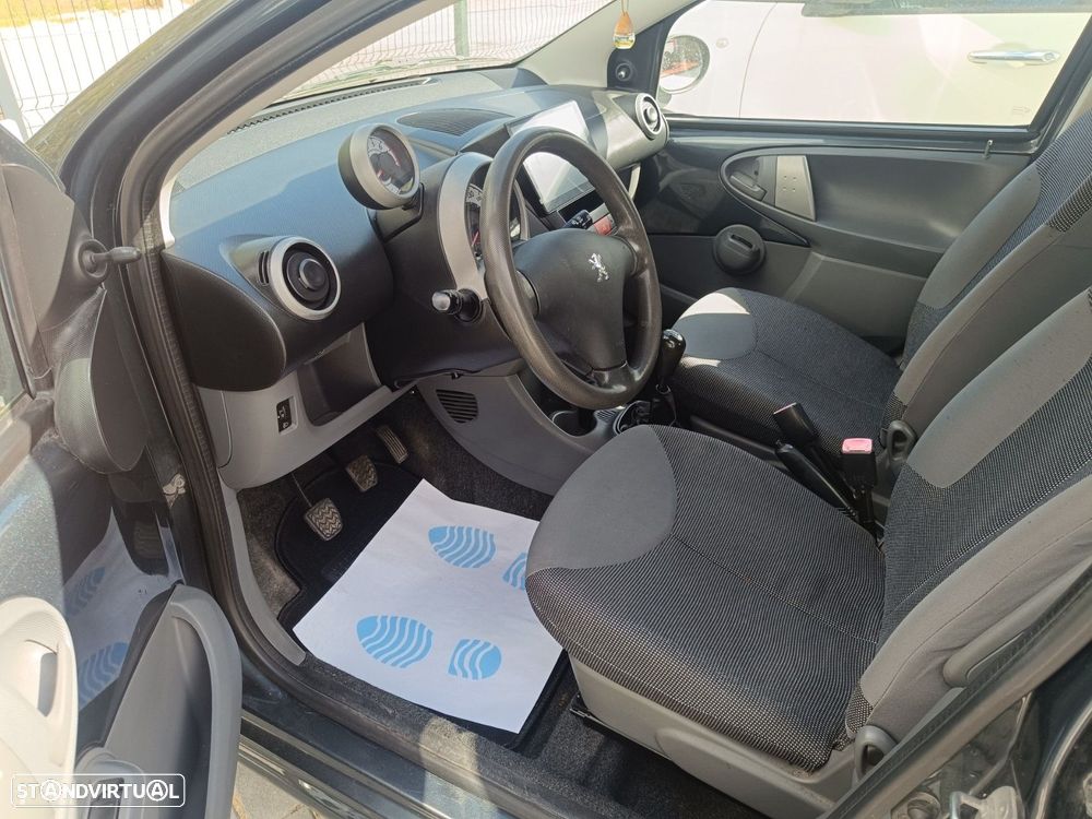 Peugeot 107 1.0 Urban - 16