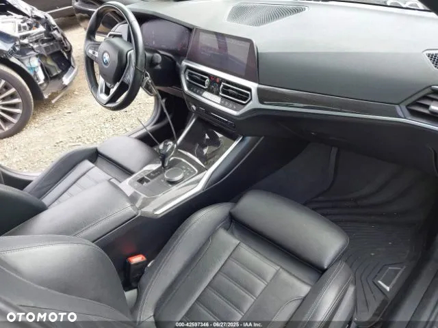 BMW Seria 3 330i xDrive - 6
