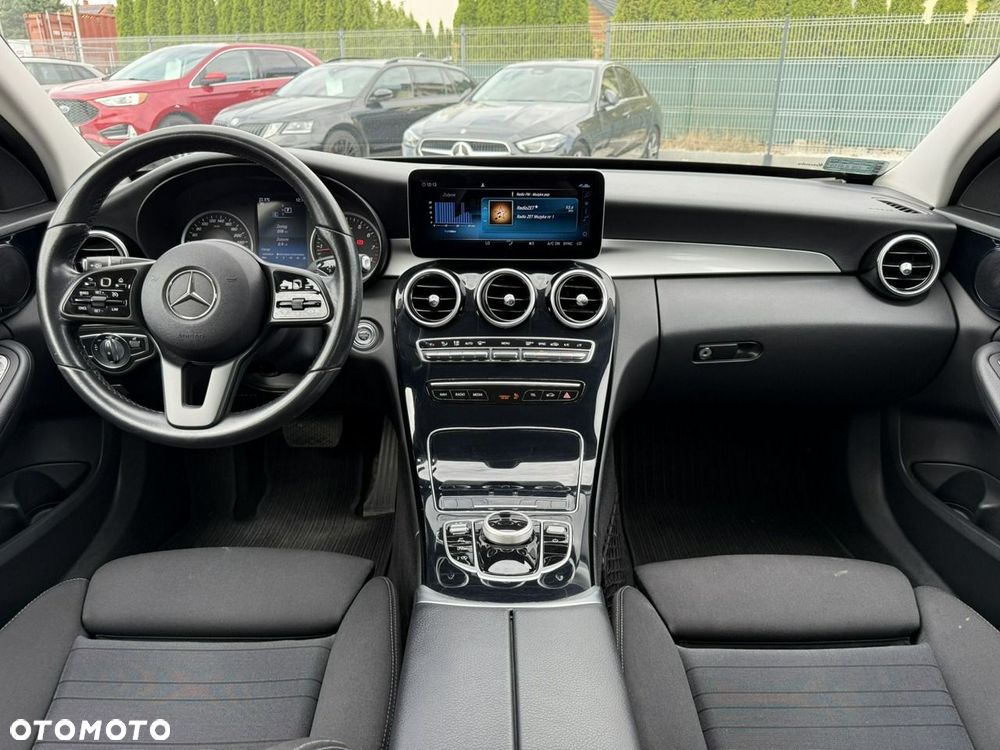 Mercedes-Benz Klasa C 180 9G-TRONIC - 4