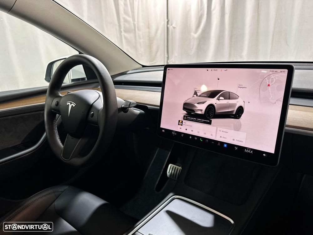 Tesla Model Y Performance Dual Motor AWD - 38