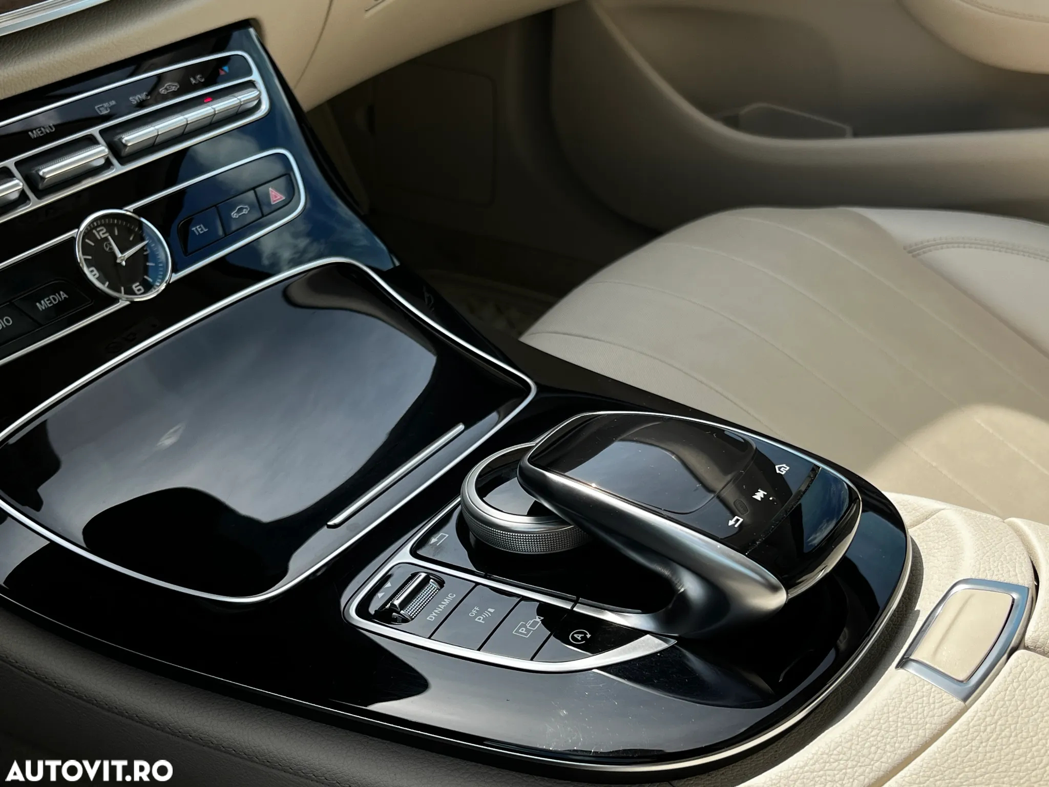 Mercedes-Benz E 300 9G-TRONIC Exclusive - 23