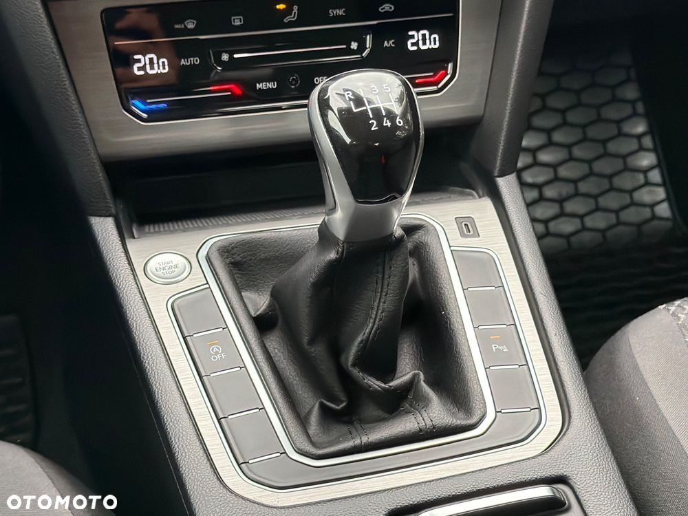 Volkswagen Passat 2.0 TDI EVO Essence - 15