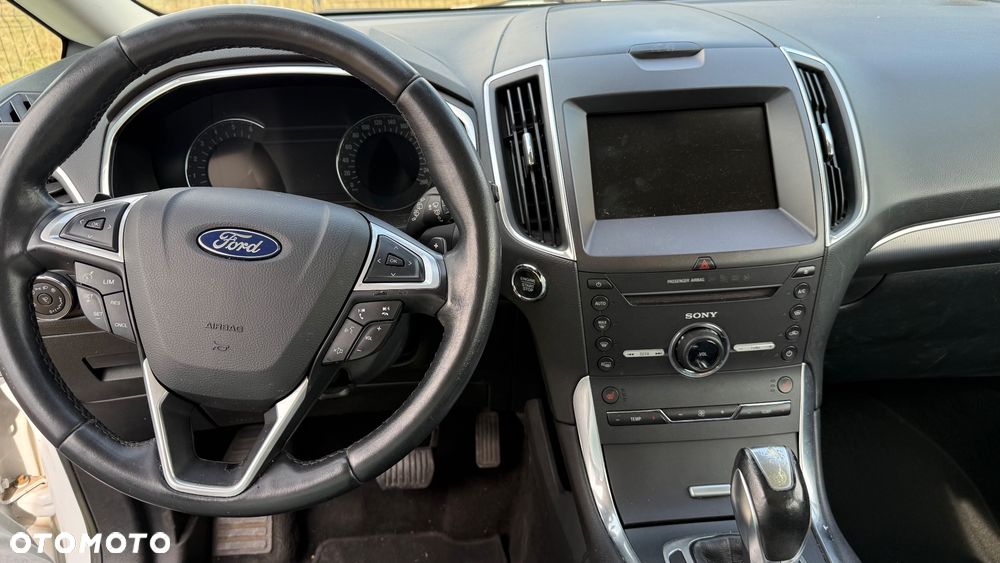 Ford S-Max - 8