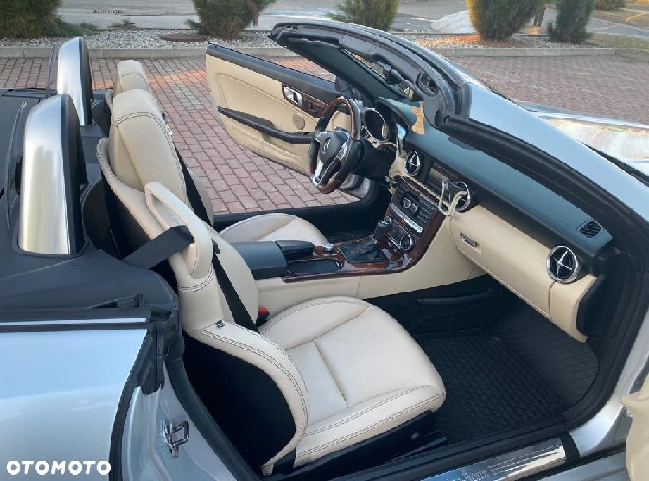 Mercedes-Benz SLK 250 CGI - 21